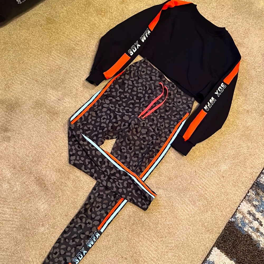 NWOT White Fox Athletic Set S/M - Small top Medium bottoms.